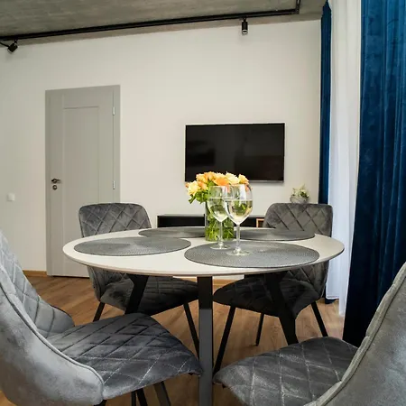 Apartment Fort63 *